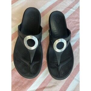 Crocs Sanrah Shiny Circle Slide Sandal Women's Size 9 Black/Silver